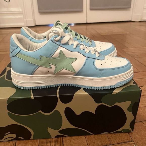 Bapestas size 10 slightly used - Picture 3 of 8